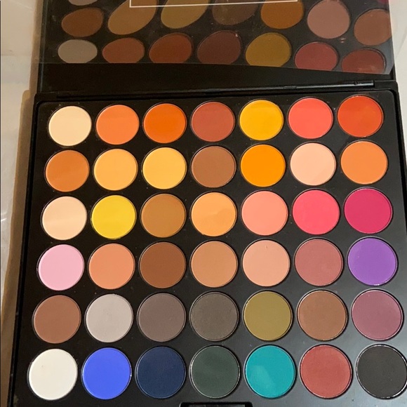 BH Cosmetics Eyeshadow Palette - Picture 2 of 2